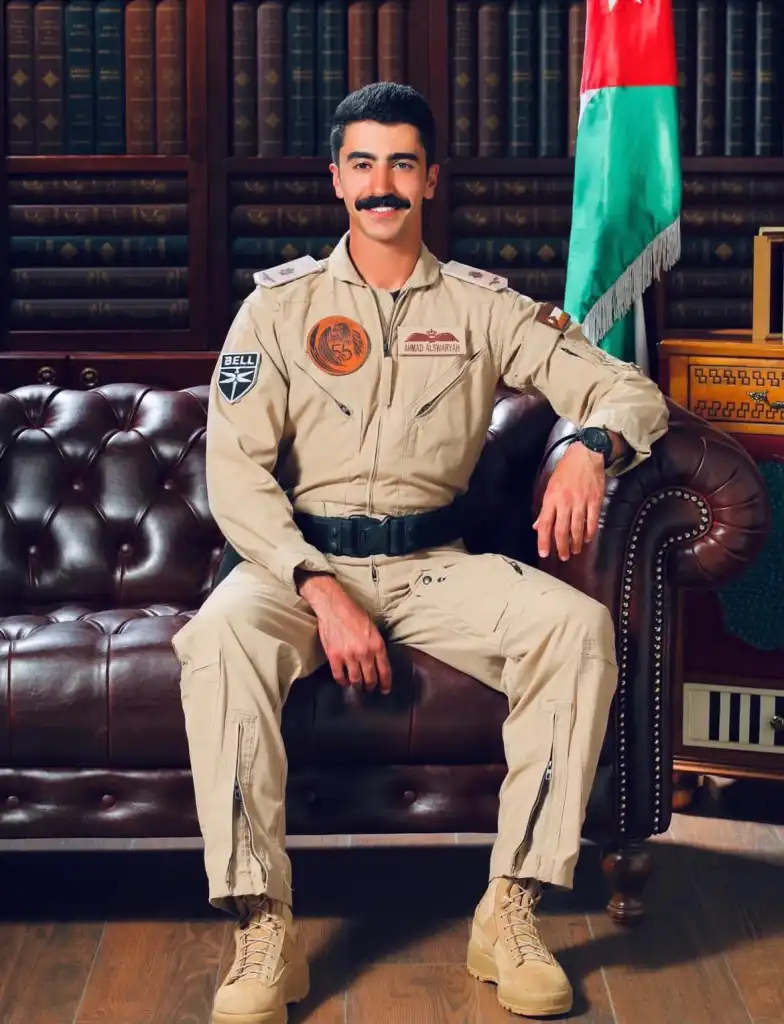 الرياشات يهنيء  الطيار  السواريه