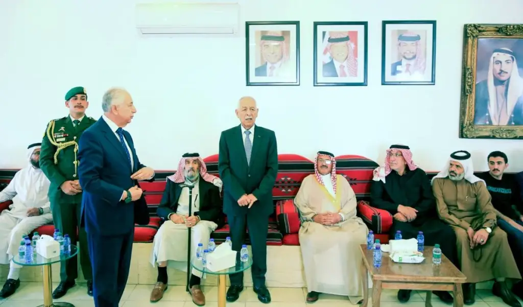 مندوبا عن الملك وولي العهد...العيسوي يعزي عشائر الحنيطي