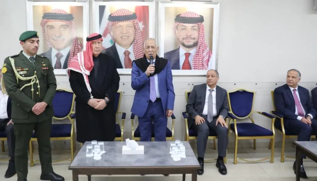 مندوبا عن الملك وولي العهد .. العيسوي يعزي النوايسة والطراونة