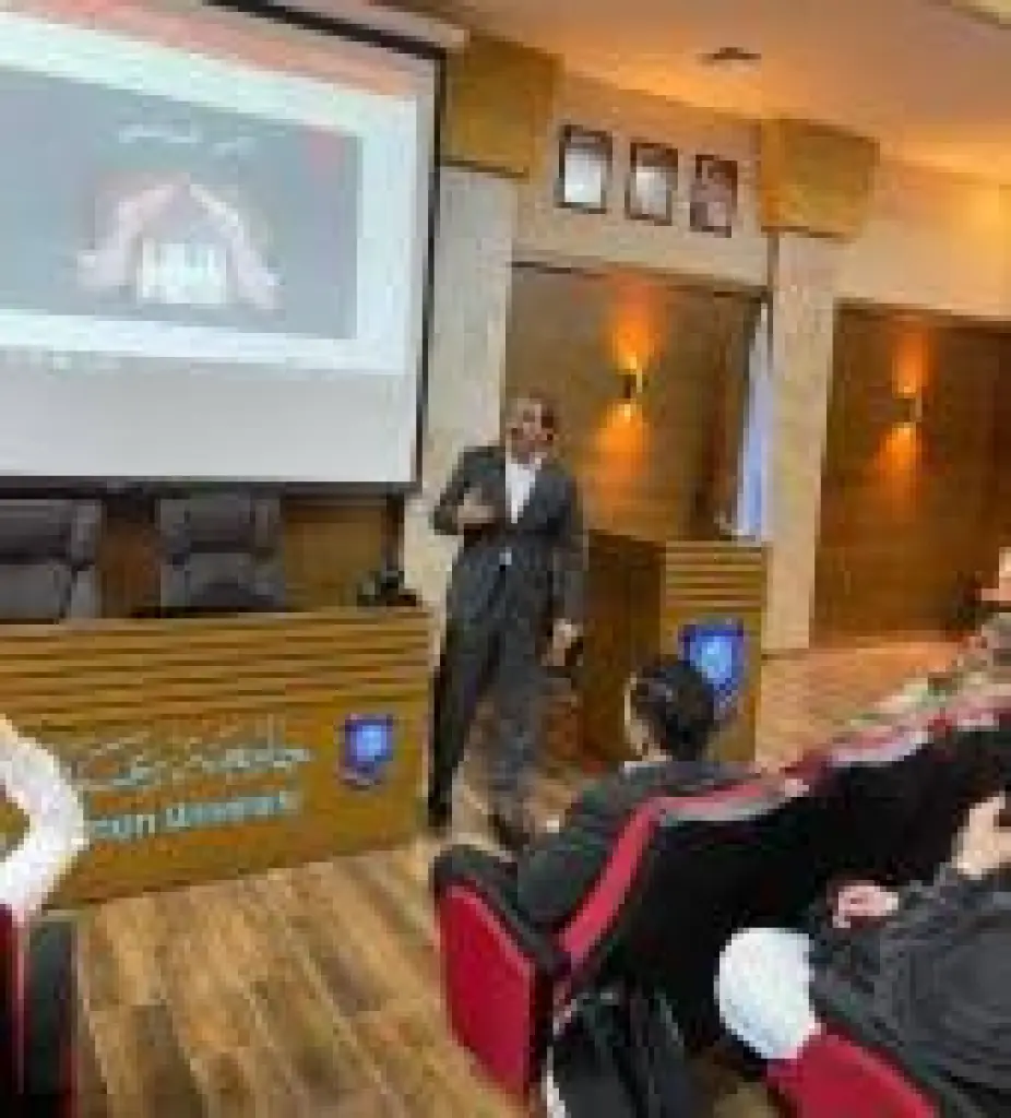 كلية الآداب والعلوم في عمّان الأهلية تنظّم محاضرة حول الأمن المجتمعي
