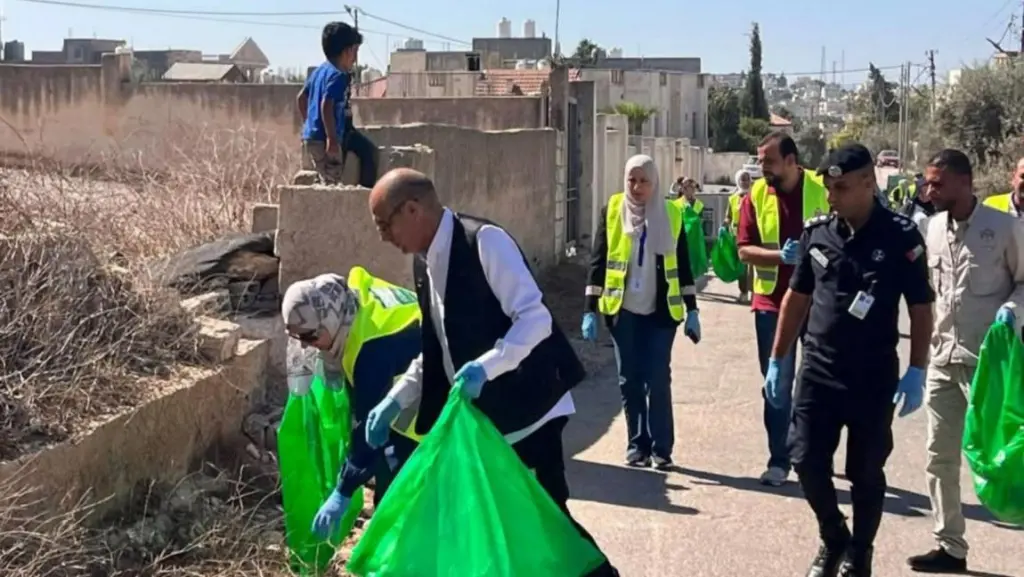 حملة نظافة واسعة وشاملة بعنوان" اليوم البيئي" في منطقة متنزه ملكا