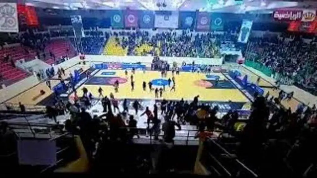 شغب بمباراة الوحدات والأهلي للسلة (فيديو