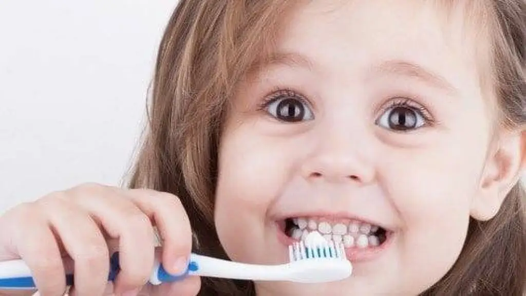 3 أخطاء شائعة أثناء تنظيف الأسنان .. تعرف عليها