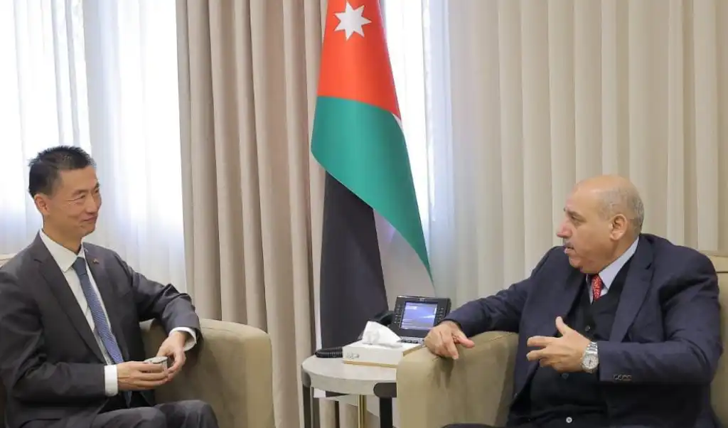 رئيس النواب يبحث والسفير الصيني تعزيز التعاون البرلماني