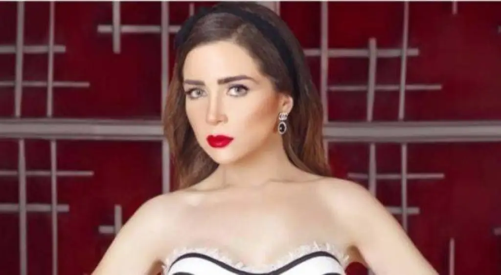 بالفيديو  ...الممثلة المصرية مي عز الدين .مصابة بهذا النوباء  .. فما هو ؟