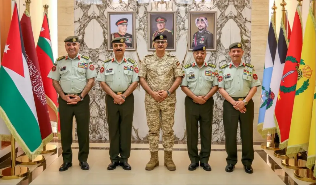 بعد ترفيعهم لرتبة لواء .. الحراسيس يقلّد عدداً من كبار الضباط رتبهم الجديدة
