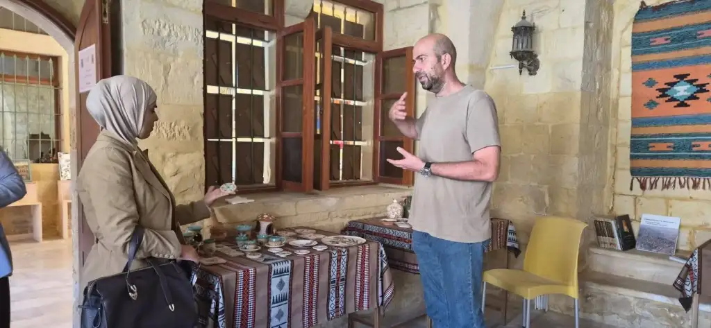 مديرة ثقافة البلقاء تزور بيت مسمار التراثي وتبحث تفعيل الأنشطة الثقافية
