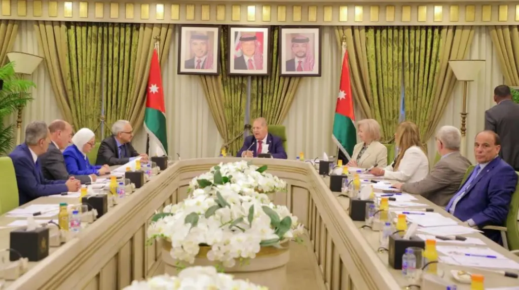 لجنة في الأعيان تلتقي السفير الجزائري