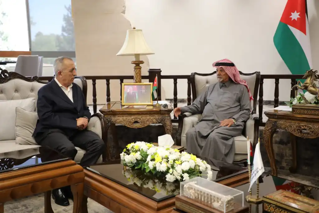 وزير الثقافة يلتقي المفكر والأكاديمي العربي الدكتور محمد المسفر