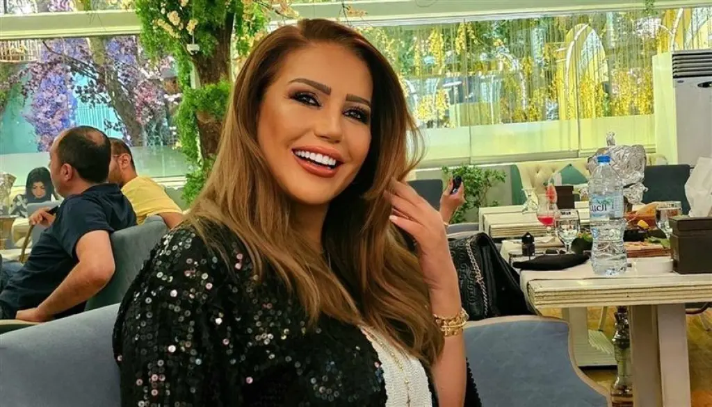 ممثلة سورية تدافع عن ظهورها على تيك توك (مضطرة للعيش)