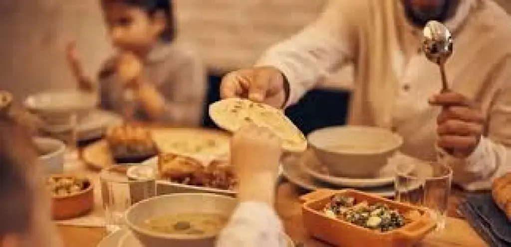 السحور المبكر أم المتأخر… أيهما يمنح الصائم طاقة وتركيزًا أفضل؟