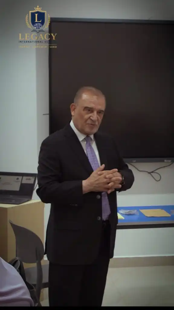 مدارس الإرث الدولية (LEGACY) تطلق برنامجا للتنمية المهنية بالتعاون مع PIONEERS ACADEMY وبدأ البرنامج بورشة حول دمج الذكاء الاصطناعي في التعليم ومواكبة المعايير العالمية