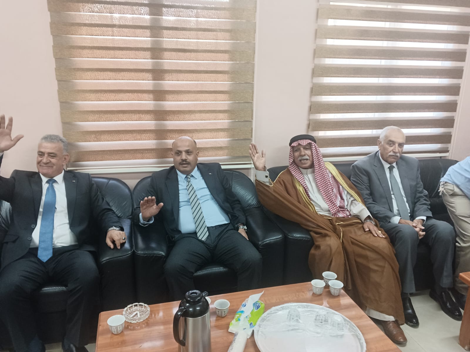 مندوبا عن الرواشدة... العياصرة يفتتح مخيم شباب الفحيص الخامس.. الشباب يصنعون المستقبل