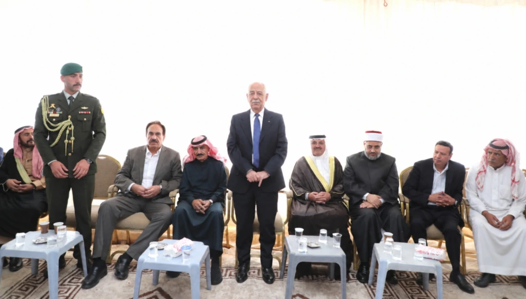 مندوبا عن الملك وولي العهد.. العيسوي يعزي عشيرتي الفايز والبطاينة