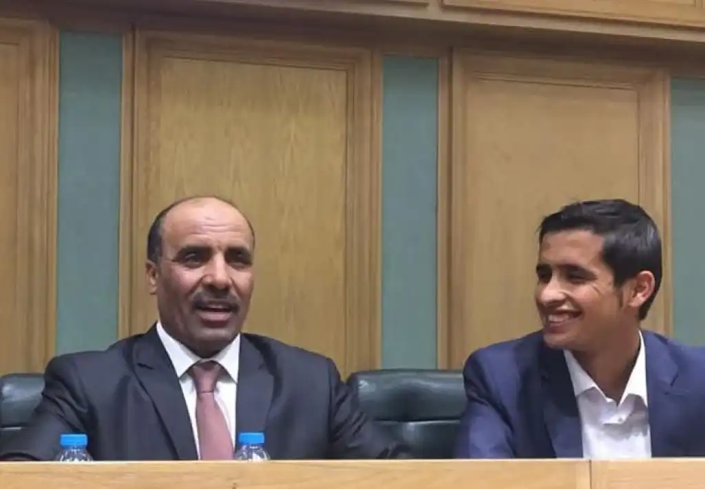 القلعة نيوز  تهنئ النائب الأسبق الدكتور صوان الشرفات بمناسبة عقد قران ابنه الشاب الخلوق بهاء