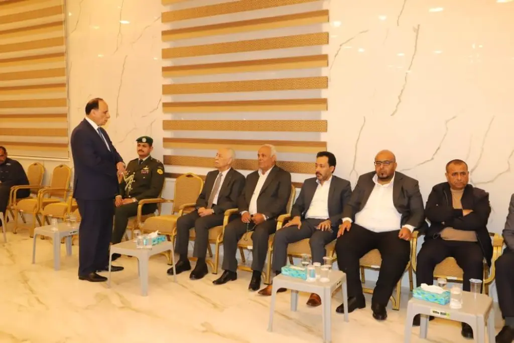 مندوبا عن الملك وولي العهد.. العيسوي يعزي المناصير والغنيمات
