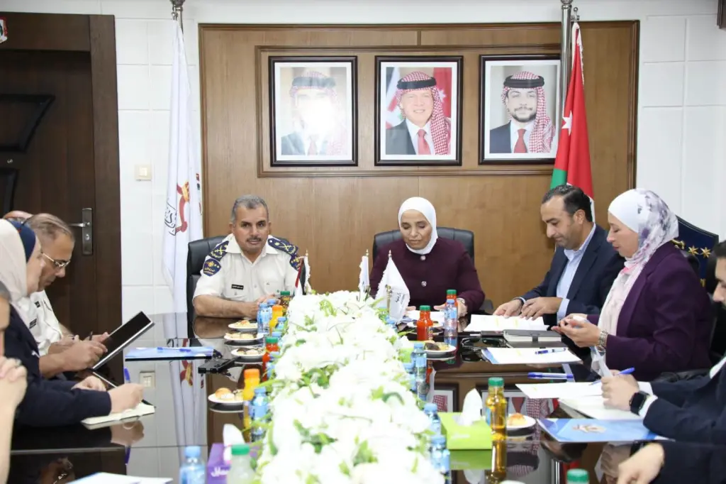 الجمارك الأردنية ومركز التميز يبحثان تعزيز الأداء المؤسسي