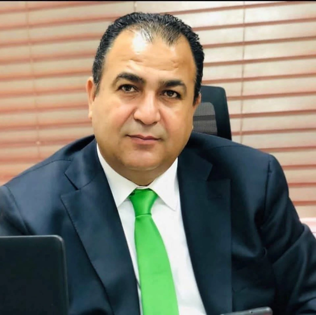 محمد الكعابنه يهنئ الدكتور غازي محمد متروك الخضير بدرجة الدكتوراه