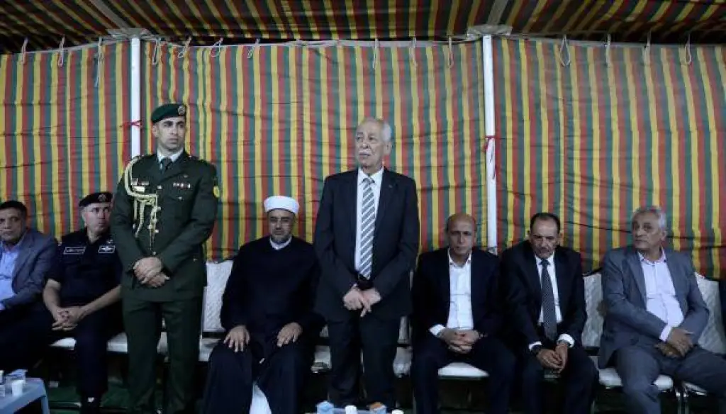 مندوبًا عن الملك وولي العهد .. العيسوي يعزي المدادحة والعبيسات والذنيبات