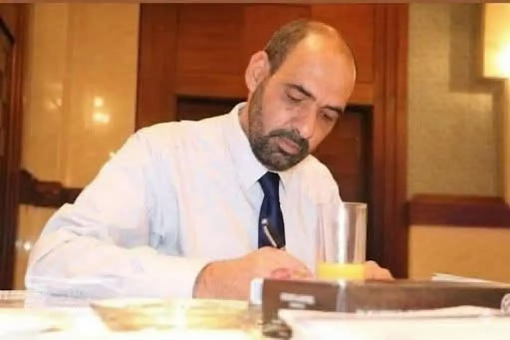 حين صمت الأب... فسقطت المطرقة وانكسر القضاء
