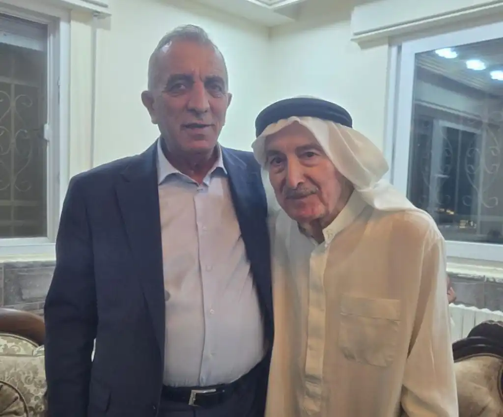 الرواشدة يزور وزير الثقافة الأسبق قاسم أبو عين