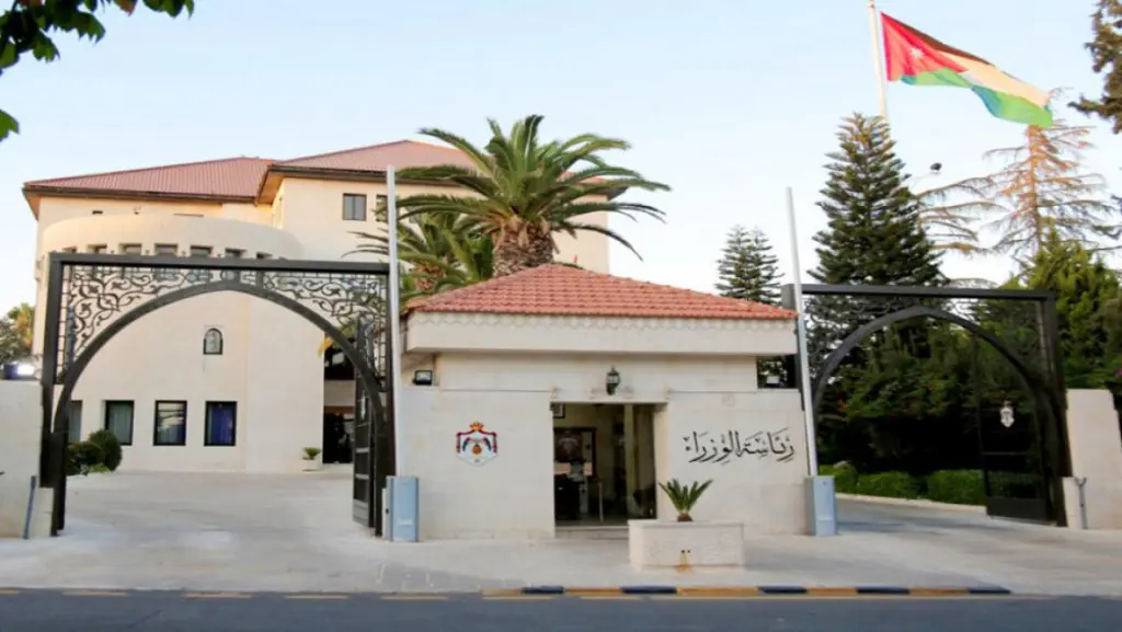 إحالة مدير مكتب رئيس مجلس النواب وأمين عام المالية إلى التقاعد