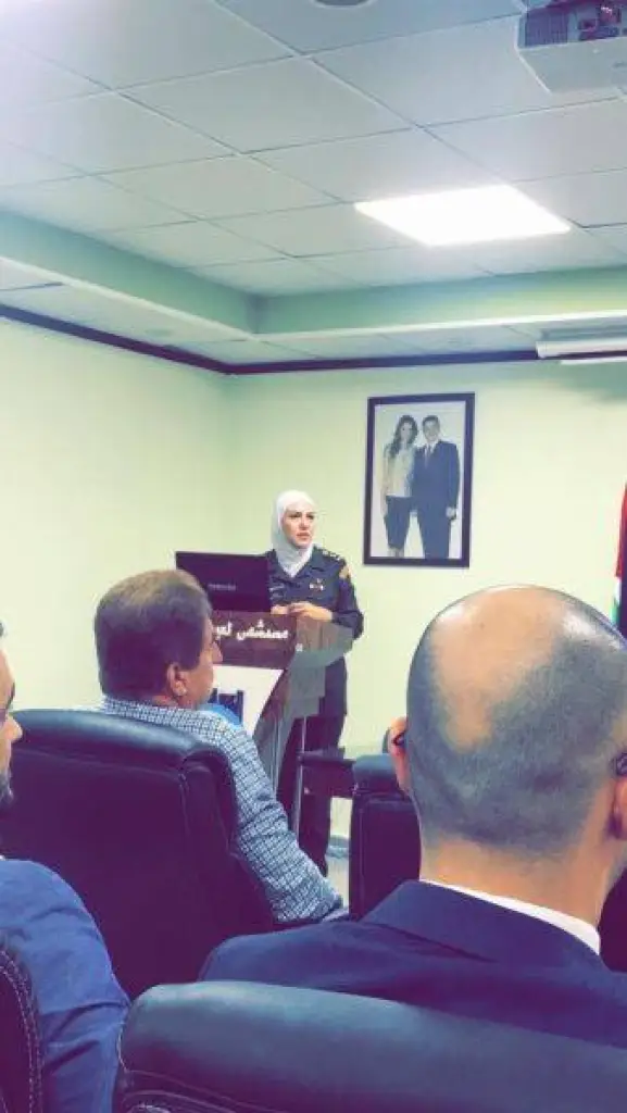 مُستشفى العيون التخصصي يُنظم مُحاضرة علمية حول تقنيات سحب الماء الأبيض وزراعة العدسة