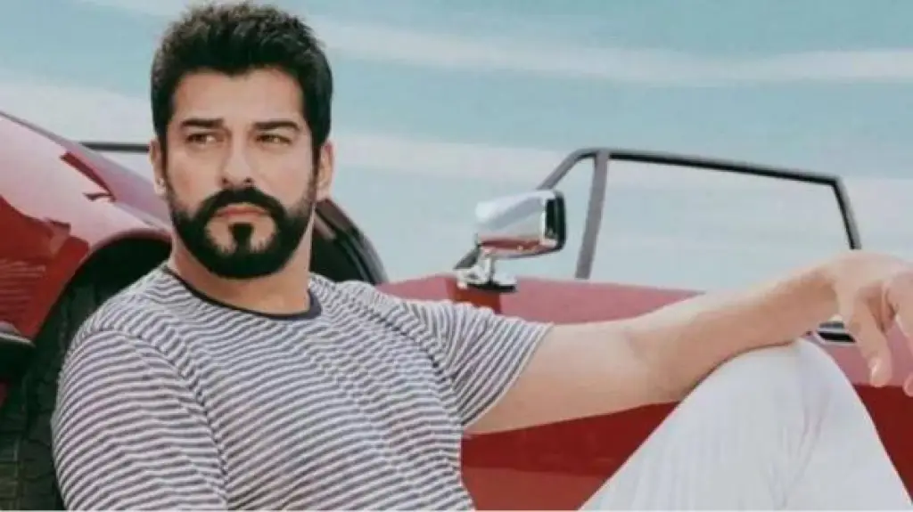 صور كرشه صدمت محبيه .. الممثل التركي بوراك أوزجيفيت يرد