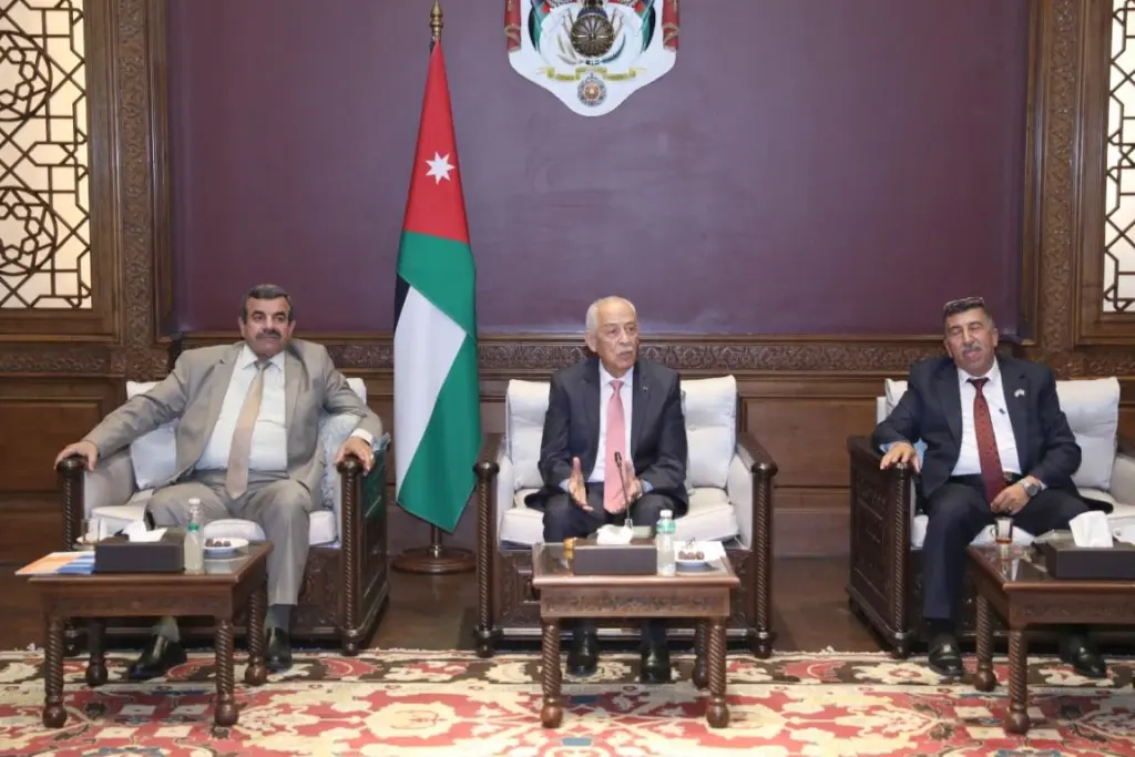 العيسوي يلتقي وفدا من أبناء عشيرة المحاسيس بجرش
