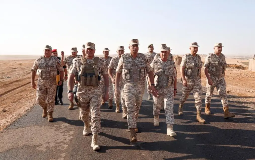 رئيس هيئة الأركان من المنطقة العسكرية الشمالية: الجاهزية العملياتية أولوية لحماية حدود المملكة