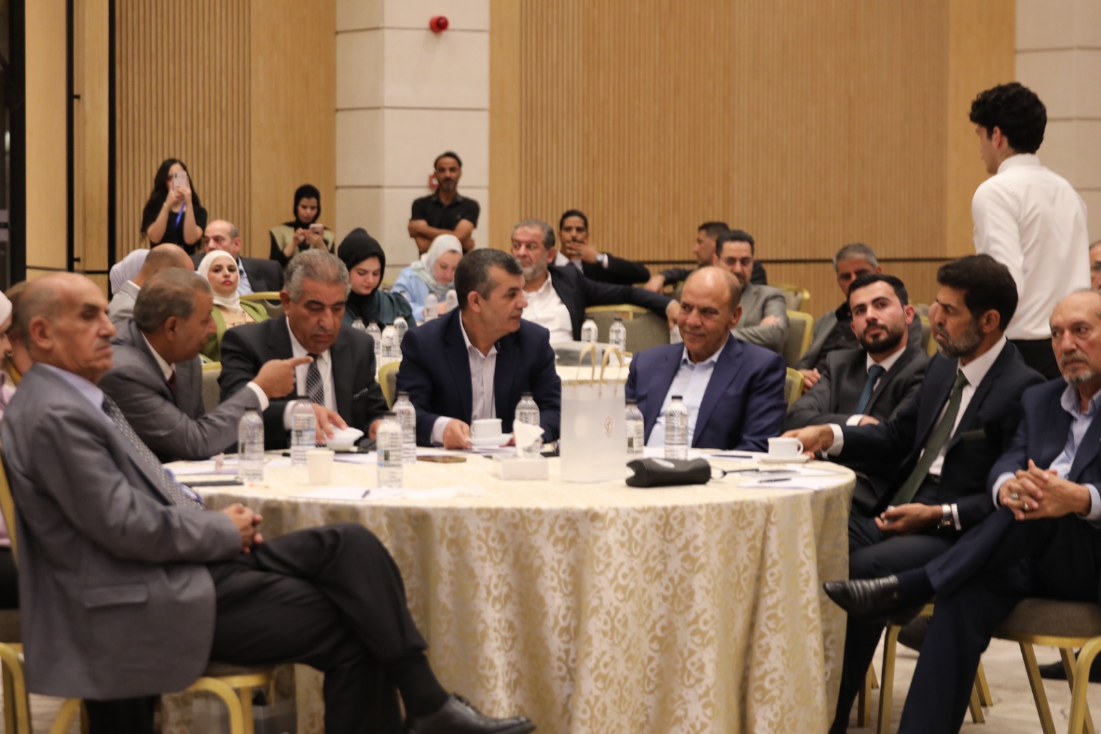 العودات يرعى إشهار الأكاديمية الحزبية لحزب المحافظين الأردني