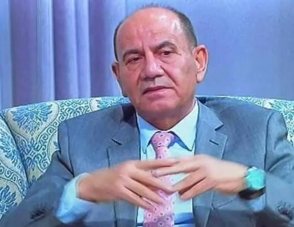 البروفيسور حابس العواملة ينصح تلميذه خليل الزيود: أنت مميز لكن لا تزج الدين في علم النفس