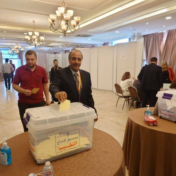 نحو 4 الاف طبيب وطبيبة يدلون بأصواتهم في انتخابات نقابة الأطباء حتى الساعة 6 مساء