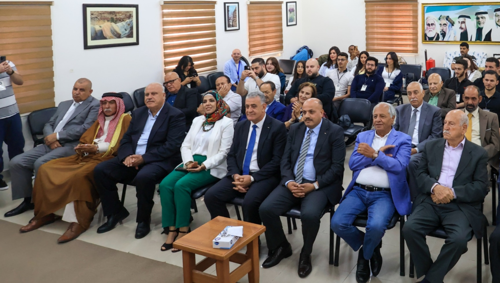 مندوبا عن الرواشدة... العياصرة يفتتح مخيم شباب الفحيص الخامس.. الشباب يصنعون المستقبل