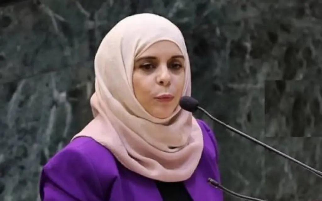 إرادة ملكية بتعيين ريم أبو دلبوح عضوا في مجلس الأعيان وتقبل التهاني في منزل شقيقها الشيخ عبدالله
