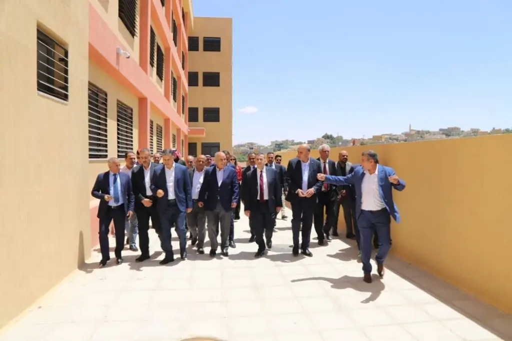زيارة ميدانية لوزير التعليم العالي يرافقه رئيس جامعة البلقاء إلى قضاء مليح في محافظة مادبا لمعاينة الموقع المقترح لإنشاء كلية مادبا التقنية