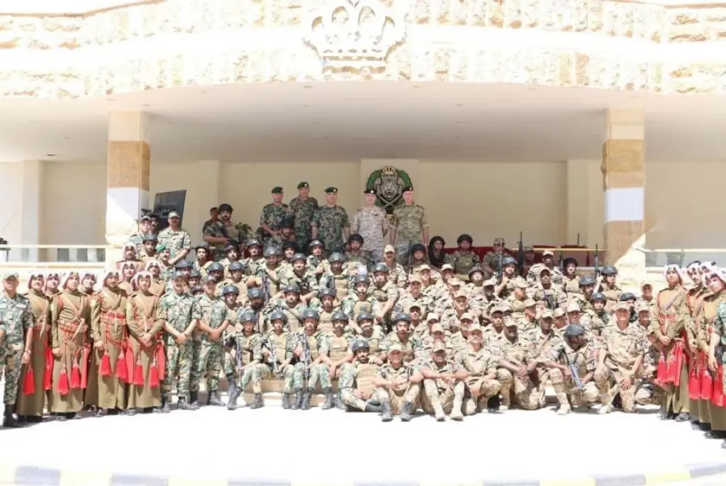 تخريج عدد من الدورات في مدرسة تدريب الحرس الملكي الخاص