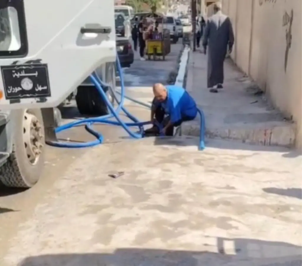رئيس لجنة بلدية سهل حوران يتفقد جاهزية العبّارات ومجاري الأودية للشتاء