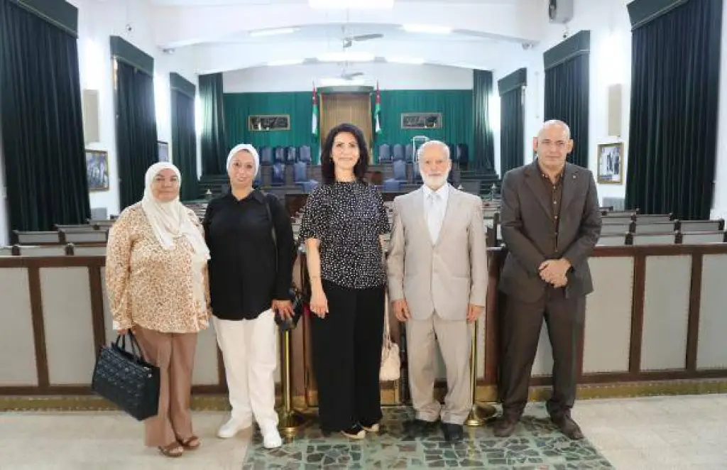 زيارة وفد منتدى البيت العربي الثقافي إلى متحف الحياة البرلمانية