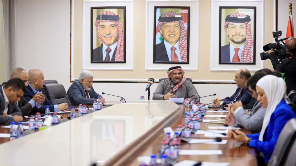 "الريادة النيابية" تبحث تعزيز برامج توظيف خريجي التخصصات التقنية