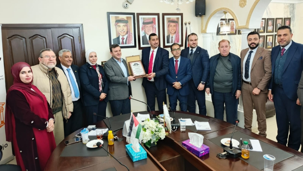 السياحة النيابية تزور جمعية وكلاء السياحة
