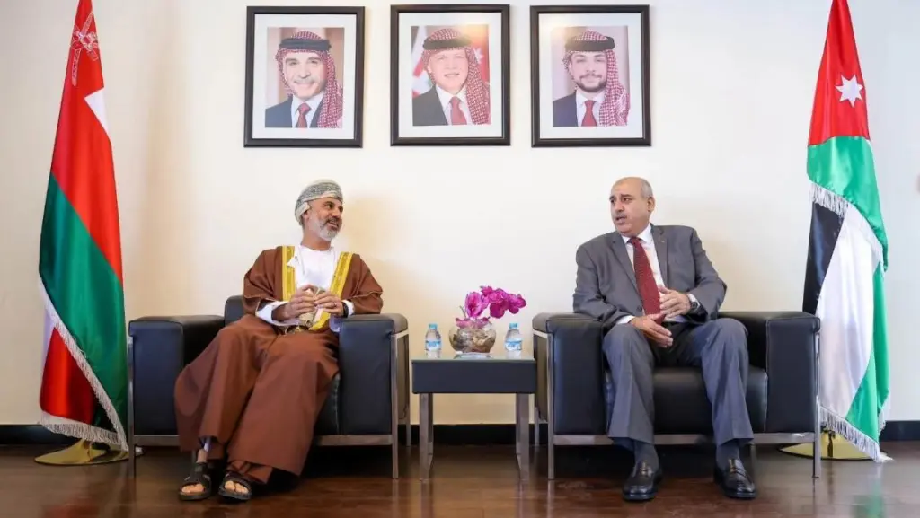 القاضي ورئيس مجلس الشورى العُماني يؤكدان أهمية التعاون البرلماني