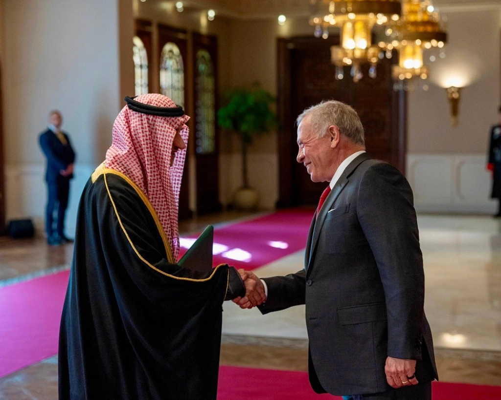 اليماني يكتب : محبة الأردنيين تطوق عناق سفير خادم الحرمين الأمير منصور بن خالد الفيصل آل سعود