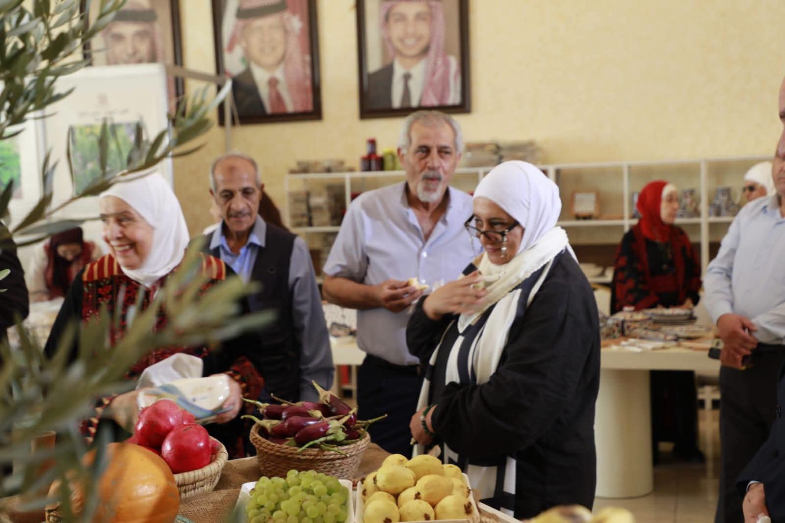 مندوبةً عن الرواشدة .. الشمالية ترعى افتتاح معرض مركز التراث الفلسطيني السادس عشر