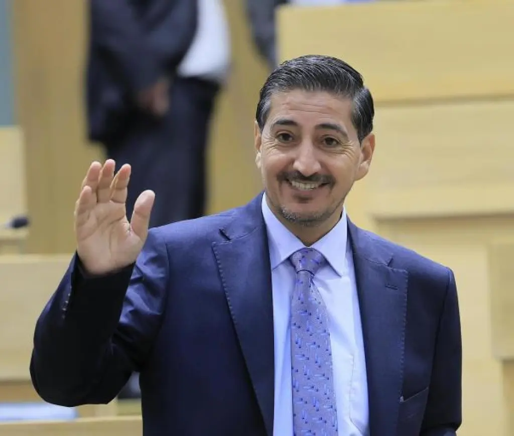 القطاونة يطالب بتأجيل الرسوم الجامعية لحين صدور المنح والقروض