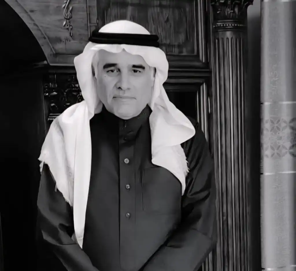 وزير الثقافة يعنى الخطاط والرسام ياسر الجرابعة