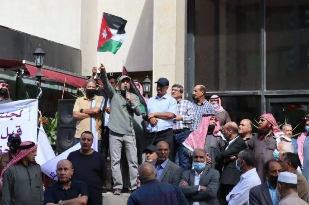 بالفيديو : متقاعد من شركة الفوسفات صارلي سنتين وانا اتعالج من السرطان على حسابي الخاص