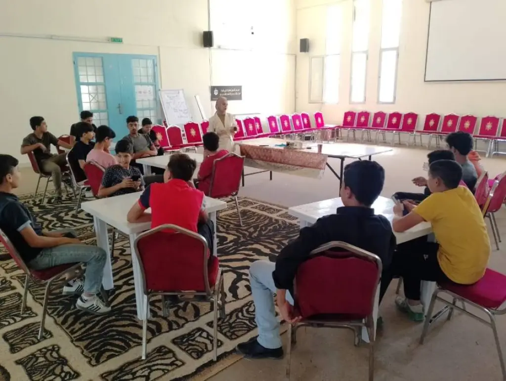 ورشة تثقيفية حول العادات الغذائية الصحية في مركز شباب عي