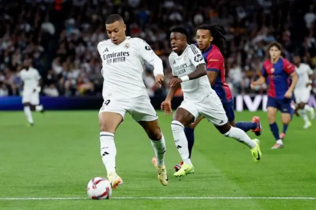تحديد موعد كلاسيكو الدوري الإسباني بين برشلونة وريال مدريد