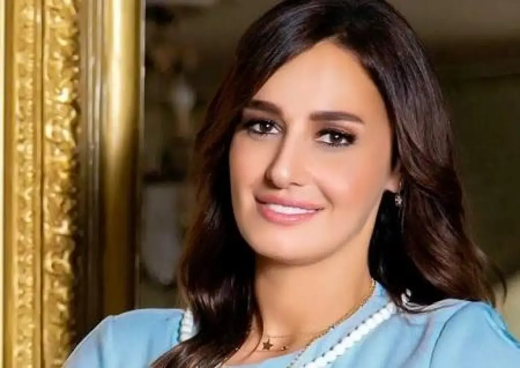 حلا شيحة تدعم والدها